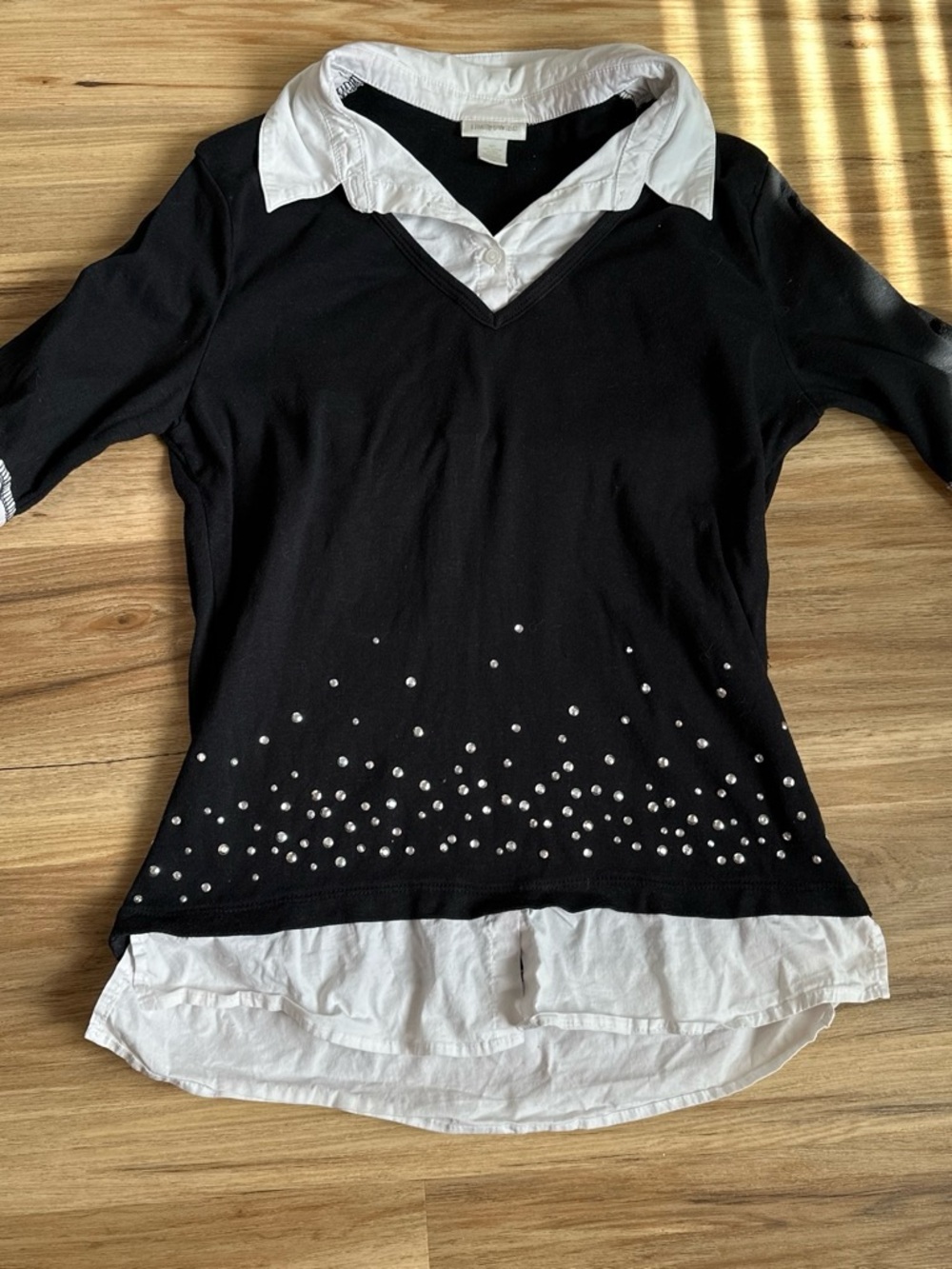Black Layered V-Neck Top with White Collar and Hem